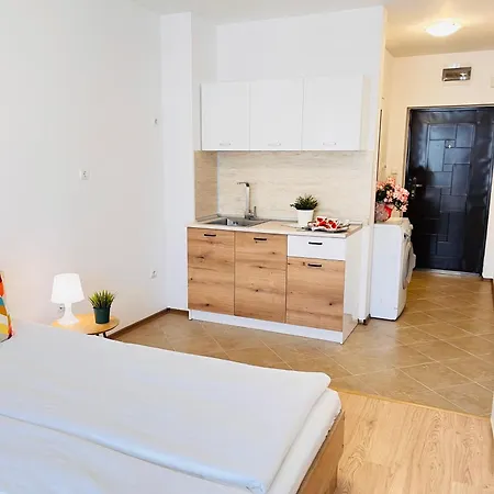 Flora Park Appartement *